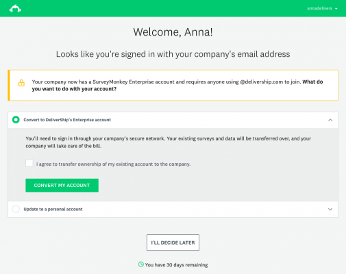 Mensagem de boas-vindas informando ao usuário que ele entrou com o endereço de email da empresa. Há uma opção de transferir a titularidade da conta existente do usuário para a conta Enterprise da empresa ou atualizar para uma conta pessoal.