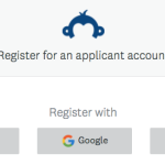 Image montrant une page où les demandeurs peuvent s’inscrire via les réseaux sociaux.