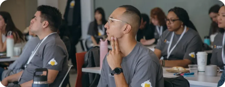 SurveyMonkey employees volunteering