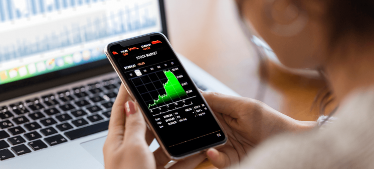 CNBC|SurveyMonkey Poll: \”Invest in You\” August 2021