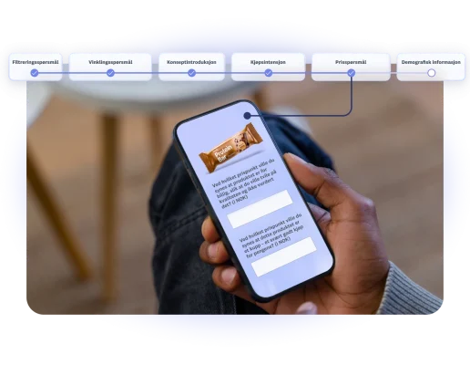 Person som ser på et spørreundersøkelsesspørsmål på mobilen, om prisnivå for en proteinbar