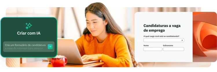 Mulher sorrindo e usando seu laptop com uma imagem sobreposta de formulário de candidatura a vaga de emprego e uma instrução para a IA.