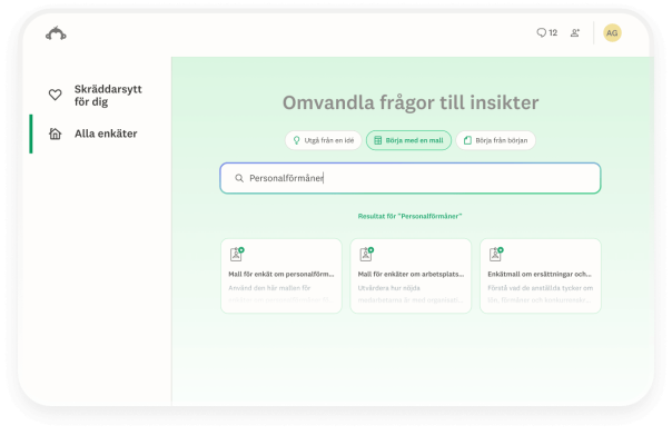 Ett SurveyMonkey-gränssnitt som visar ett sökfält med texten Personalförmåner. Under fältet visas tre kort för enkätmallar som sökresultat, bland annat mallen för enkäter om personalförmåner