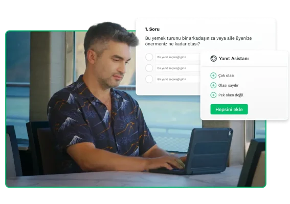 SurveyMonkey yapay zekası ile anket oluşturan adam