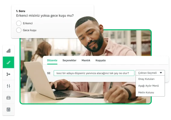 Bilgisayar ekranına bakan bir adam ve çevresinde oylama oluşturucuyla ilgili ekran görüntüleri