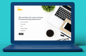 Online-Befragung Vorteile: Umfrage auf Laptop
