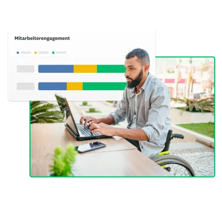 Mann betrachtet Daten zum Mitarbeiterengagement auf einem Laptop