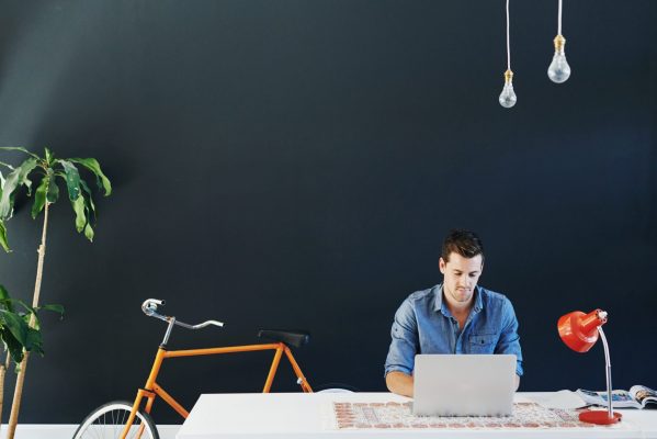 Telearbeit am Notebook