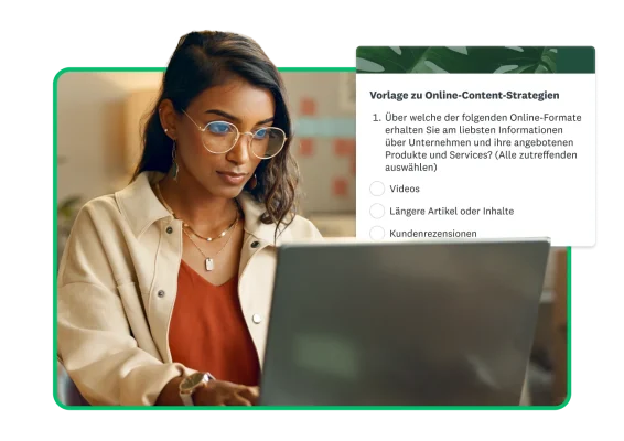 Frau tippt auf Laptop, daneben ein Screenshot einer Frage und entsprechender Antwortoptionen