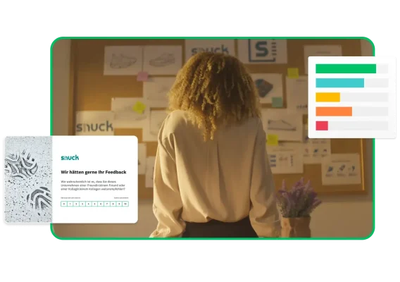 Frau schaut auf Pinnwand aus Kork mit vielen Diagrammen. Neben ihr Screenshots einer Umfragevorlage und eines Balkendiagramms