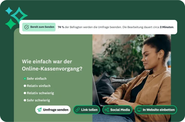 Frau, die an einem Laptop arbeitet. Neben ihr die Frage, wie einfach der Online-Kassiervorgang war. Eine Erkenntnis besagt, dass die Umfrage versandfertig ist und dass 74 % der Befragten sie beenden werden.