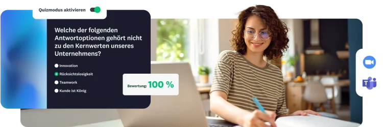 Frau arbeitet an einem Laptop, links ein Overlay mit einem Quiz zu Unternehmenswerten im Quizmodus und einer Bewertung von 100 %