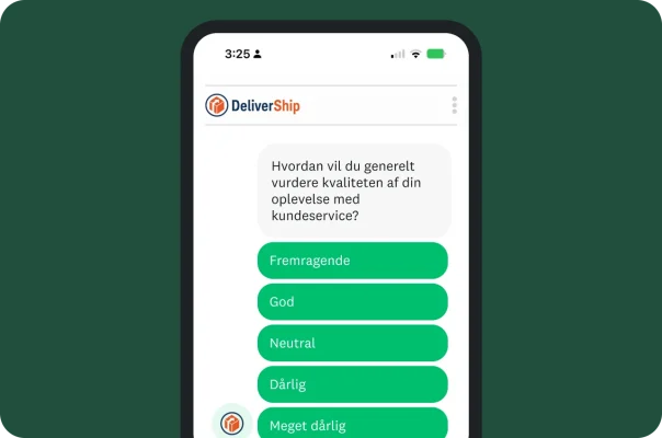 Mobiltelefon med en spørgeundersøgelse, der spørger, hvordan du vil vurdere kvaliteten af din kundeserviceoplevelse