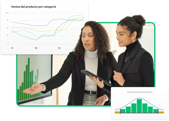 Dos mujeres miran gráficos