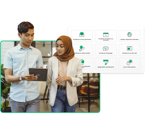 Dos empleados revisando las opciones para encuestas en una tablet junto a una captura de pantalla de las formas de enviar una encuesta