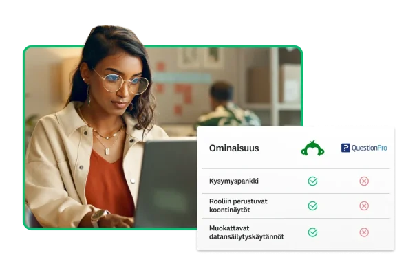 Nainen työssä kannettavalla tietokoneella, vieressä on vertailukaavio, jossa näkyvät SurveyMonkeyn ominaisuudet, joita QuestionProlla ei ole, mukaan lukien kysymyspankki ja roolipohjaiset koontinäytöt