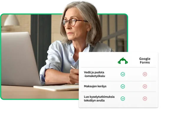 Nainen katsoo kannettavaa, ja hänen vieressään on SurveyMonkeyn ja Google Formsin ominaisuuksien vertailutaulukko