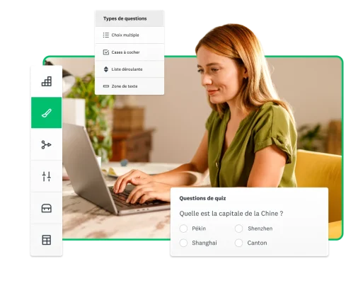 Femme souriante travaillant sur un ordinateur portable, avec en incrustation des captures d’écran d’un quiz SurveyMonkey en cours de création