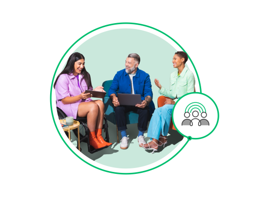 Drei verschiedene Beschäftigte im Gespräch